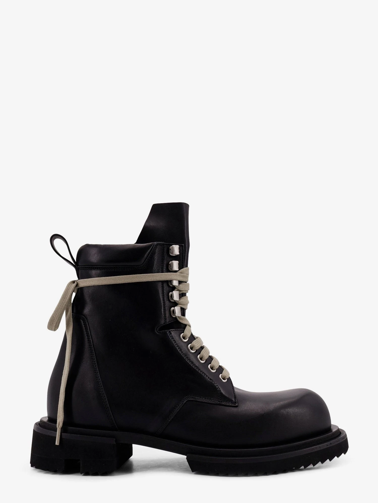 Leather boots.webp