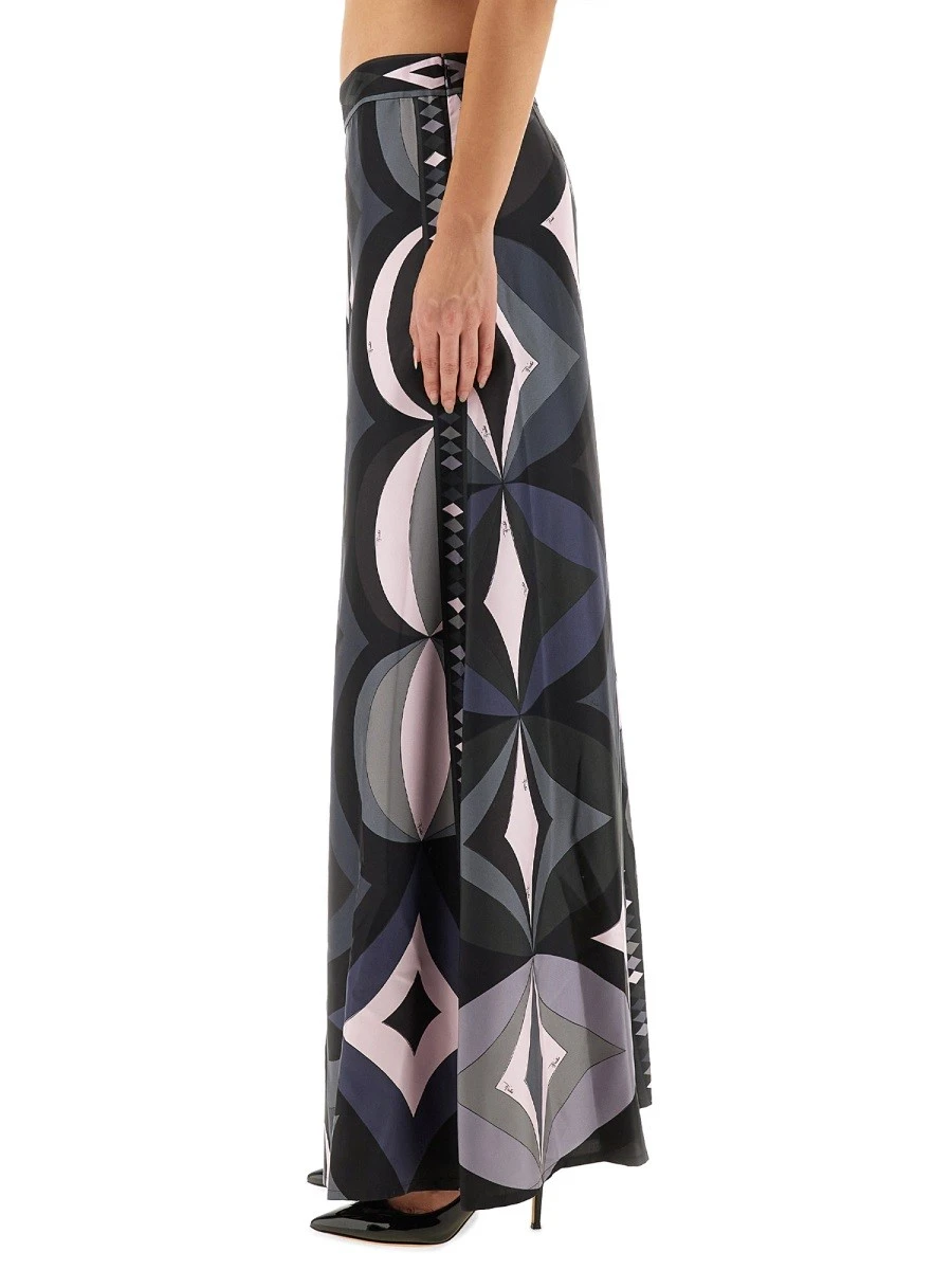 PANTS WITH NECKLACE PRINT.webp