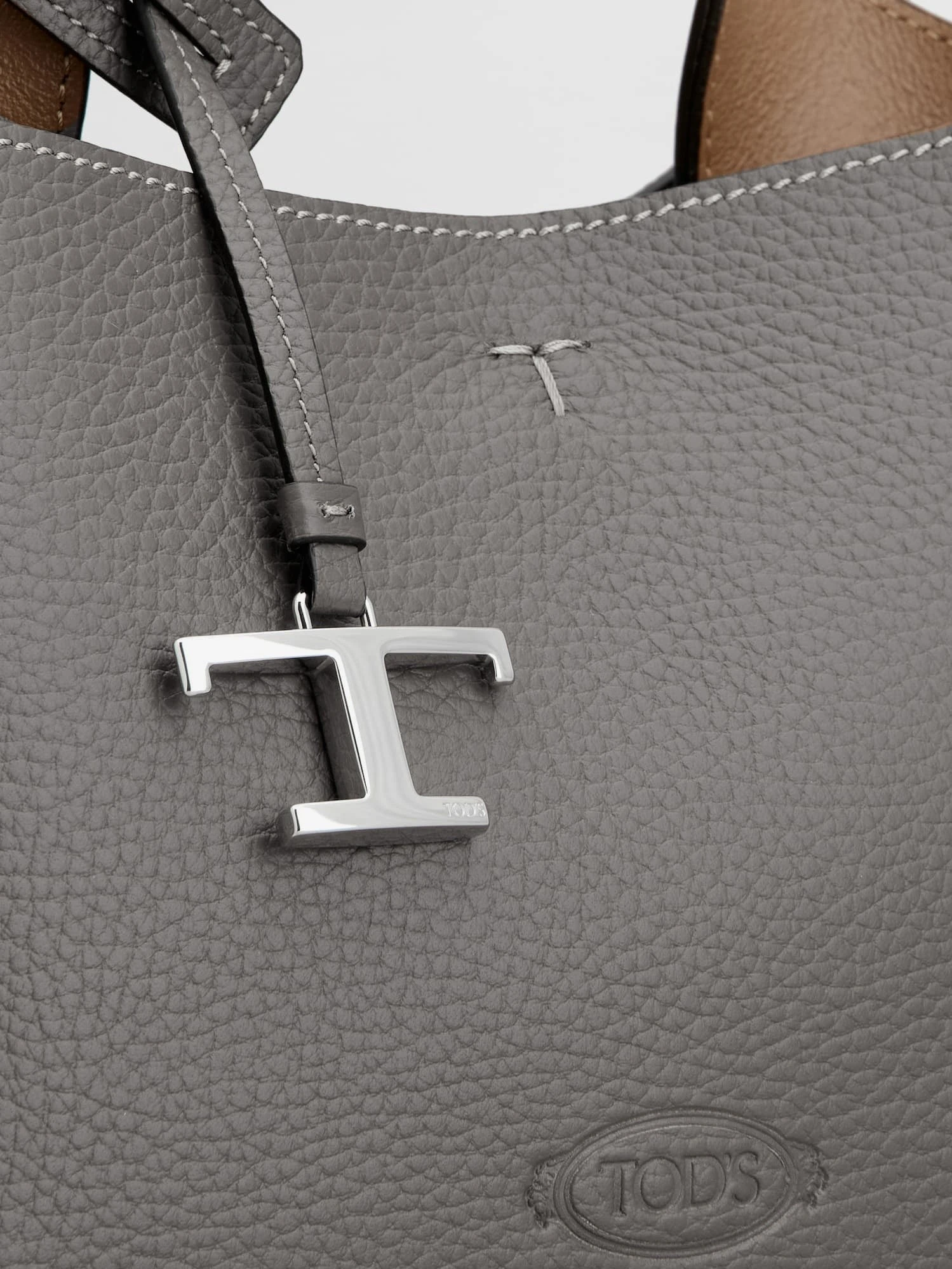 Leather crossbody bag.webp